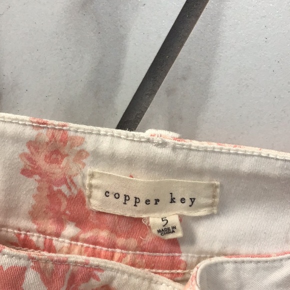 Shorts - Picture 2 of 3